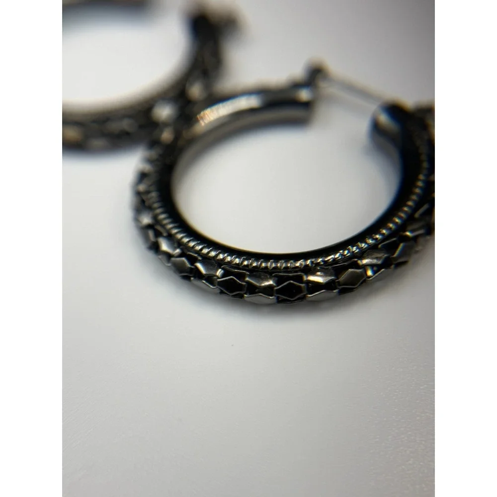Vintage Etched Pattern‎ Silver-Toned Fashion Collectible Huggie Hoop Earrings